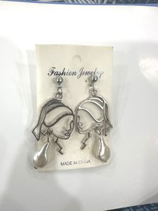 Unique Face Outline Pearl Drop Earrings