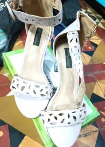 Elegant Heels 👠