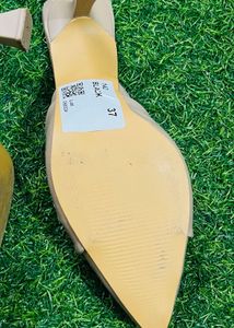 Nude heels 👠 unused new