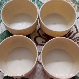 Set of 4 Small Beige Bowls