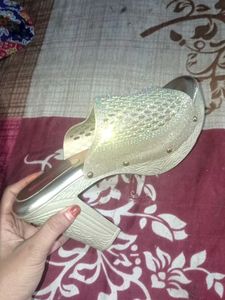 New Stylish Golden Heels Sandal Trend Pattern
