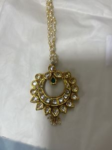 Elegant Maang Tikka with Pearls &amp; Stones