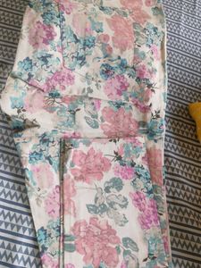 Floral Print pant. unused