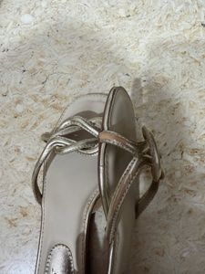 CAI Gold Knot Flats