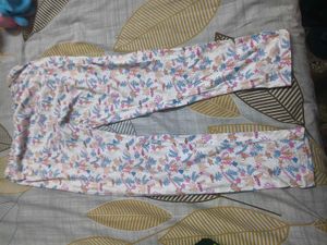Bundle of 3 T-Shirts and lower for 6-8 years