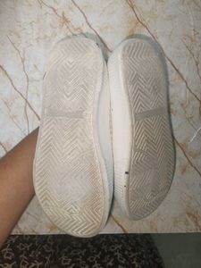 Houndstooth Print Lace-Up Sneakers