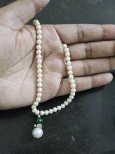 Elegant Pearl Pendant Necklace