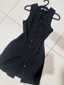 Chic Sleeveless Black Button-Up Dress