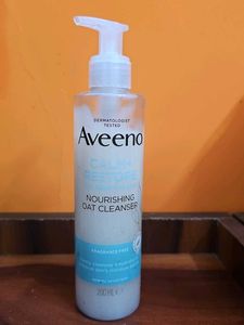 Aveeno Calm + Restore Oat Cleanser