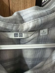 Uniqlo Plaid Button-Up Shirt