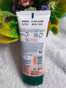 Himalaya Natural Glow Kesar Turmeric Face Pack