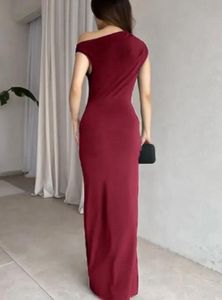 Elegant Off-Shoulder Maxi Dress