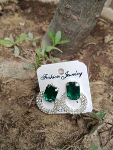 Elegant Emerald &amp; Diamond Earrings
