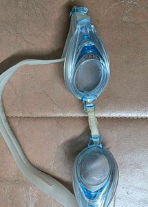 Speedo swimming goggles