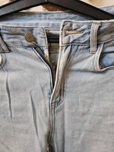 Light Wash Relaxed Fit Jeans