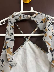 Missa More Back tie up Halter Neck Crop Top