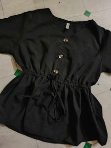 Chic Black Cinched Waist Top