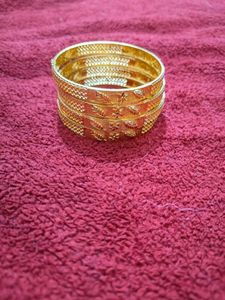Brand New Beautiful Gold Plated 4 Bangles 2.8 Size