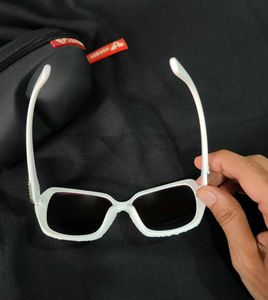 Stylish White Textured Sunglasses