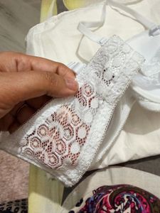 Elegant White Lace Cloth