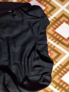 Semi- Winter Black classic Top