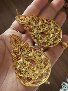 Soni Sapphire - AD big dangler studs