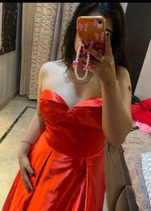 Stunning Strapless cherry red gown❤️🎀