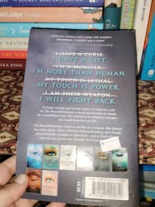 Shatter Me by Tahereh Mafi