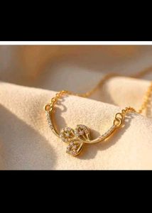 99 per piece New Elegant Gold Leaf Pendant Necklac
