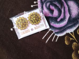 Mustard Yellow Stud