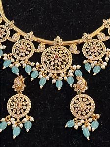 beautiful hasli pattern pearl stone set