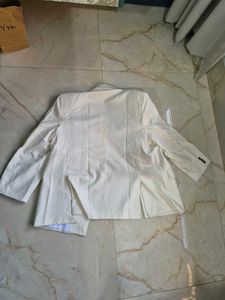 Classic Cream Blazer | 4 cuts and pockets
