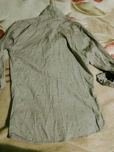 Men's Casual Button-Down Shirt