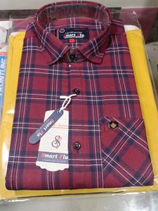 I want to sell Men Navy  Checks Full Sleeves Shirt