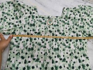 Stylish Green Floral Puff Sleeve Top