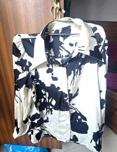 Chic Floral Print Button-Up Blouse