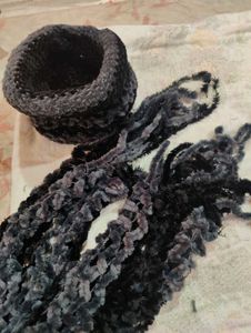 wollen combo of cap and scarf