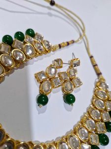 Stunning Kundan Necklace with Earrings Set