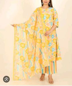 Aramya Floral Print Kurta Set
