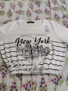 White New York Graphic Cropped Top