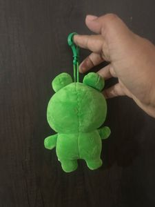 Crayon Shin-chan plush keychain featuring the