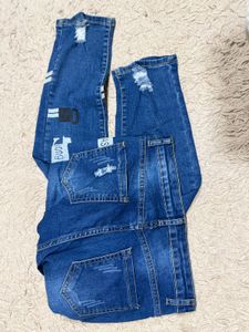 Graphic Print Distressed Jeans
