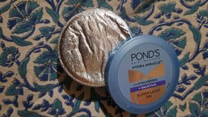Pond's Hydra Miracle Super Light Gel