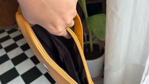 Retro Mustard Yellow Shoulder Bag