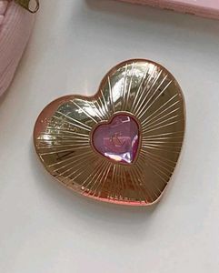 Charming Heart-Shaped Makeup Compact