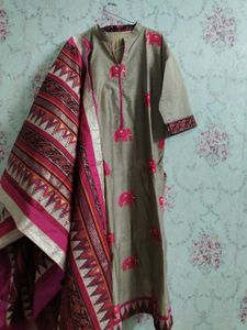 Elegant Kurta Set with Elephant Motif