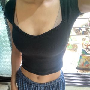 Black Ribbed Cropped Top