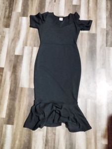 Elegant Black Midi Dress