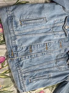 Classic Levi's Denim Jacket