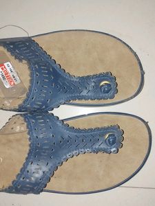 Women Metro Slippers